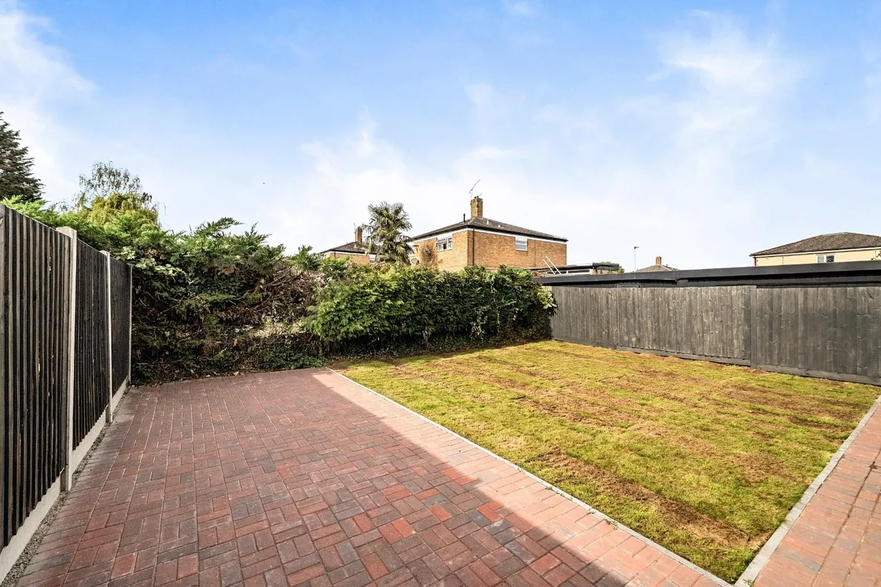 William Ellis Close, Old Windsor, photo 11