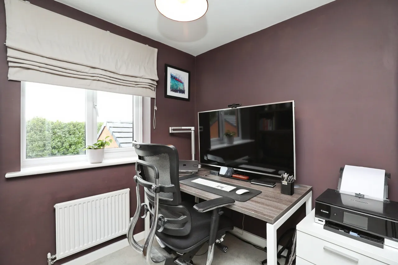 Reedmace Way, Crewe, CW2, photo 6