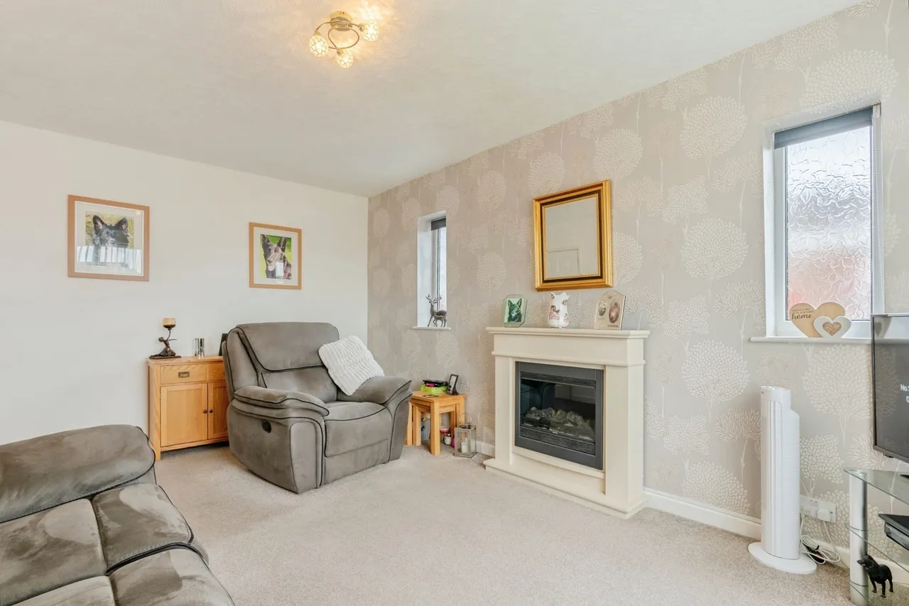 Crow Wood Avenue, Burnley, BB12, photo 5