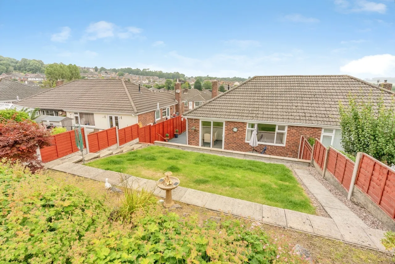 Crow Wood Avenue, Burnley, BB12, photo 15