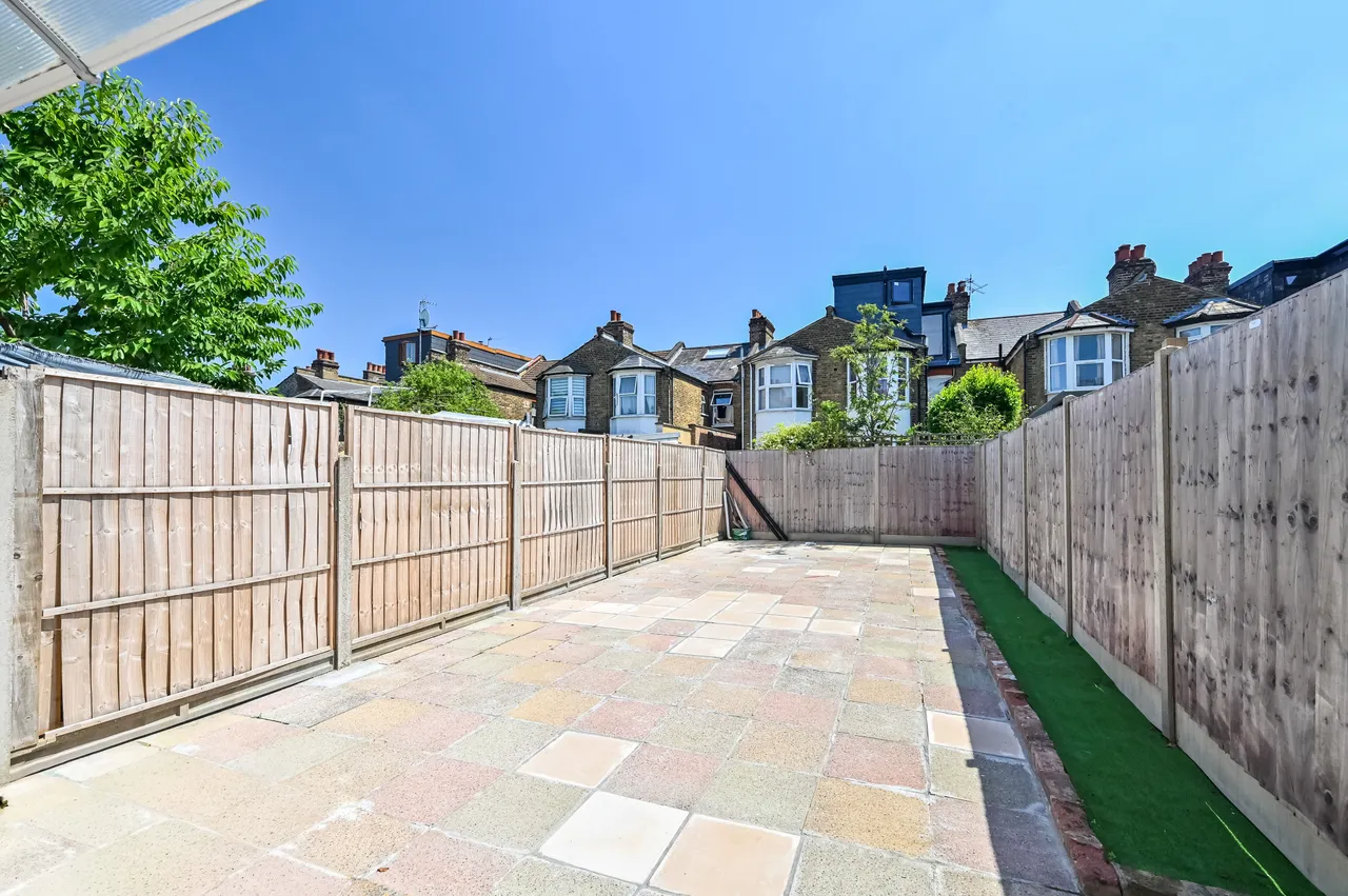 Flat A, 18 Frome Road, London, photo 4