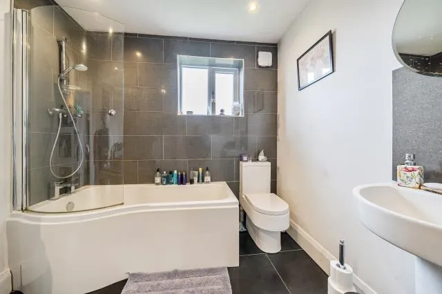 Naylor Road, London, N20, photo 15