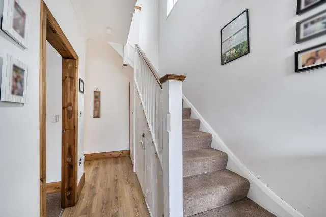 Naylor Road, London, N20, photo 8