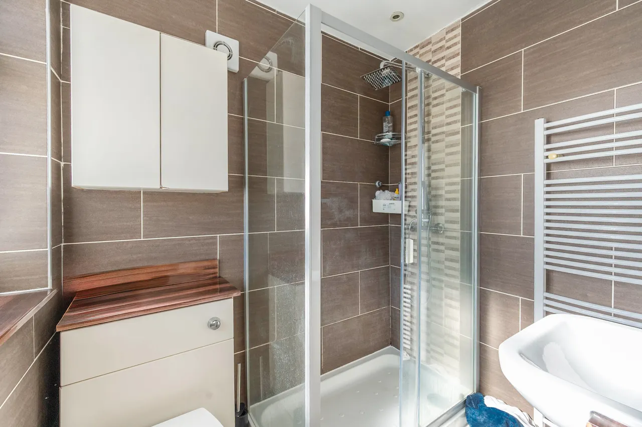 Northwood, HA6, photo 11