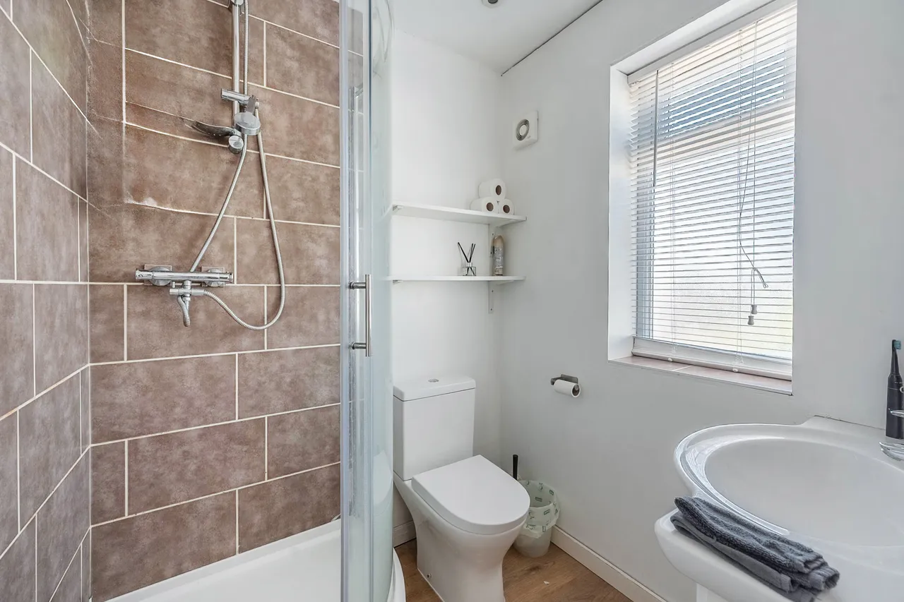 Northwood, HA6, photo 13