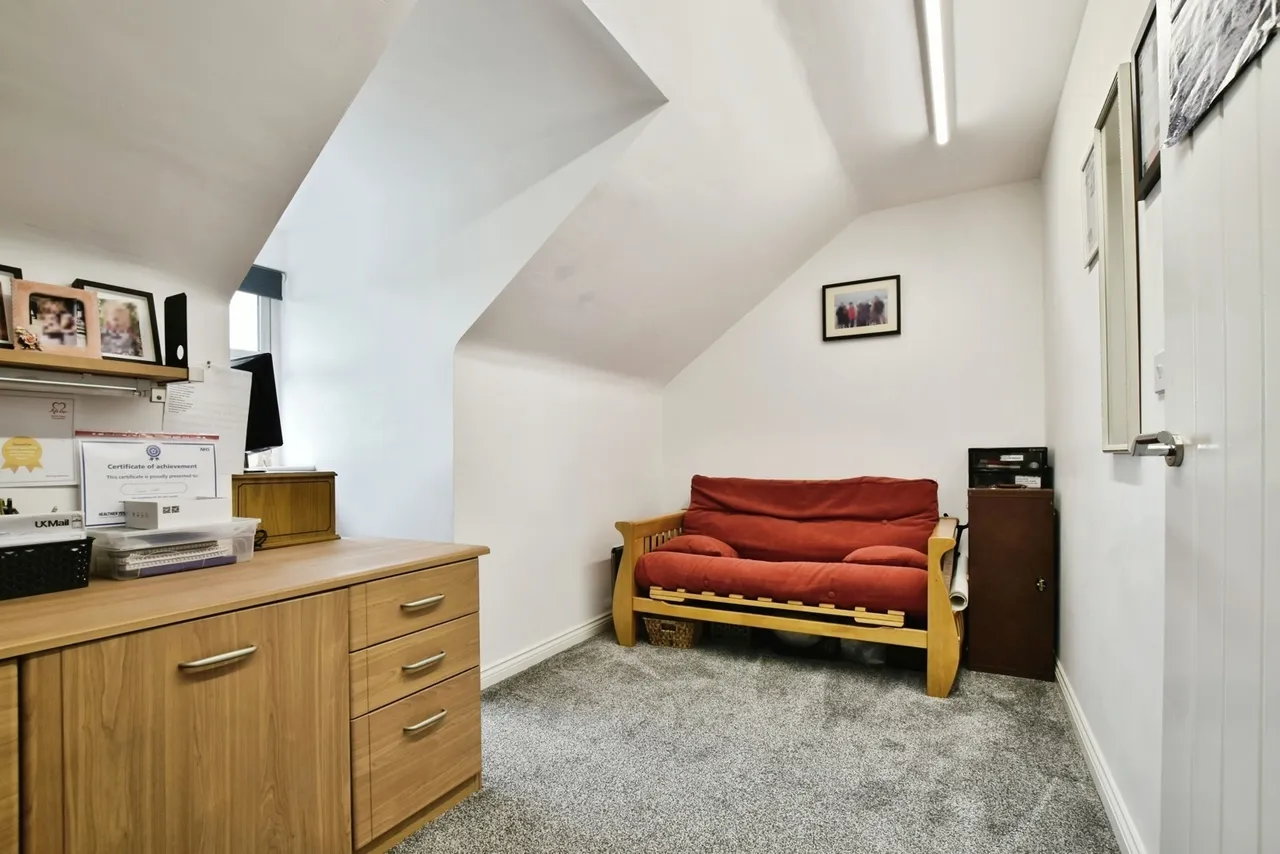 Wright Close, Handforth, Wilmslow, Cheshire, SK9, photo 9