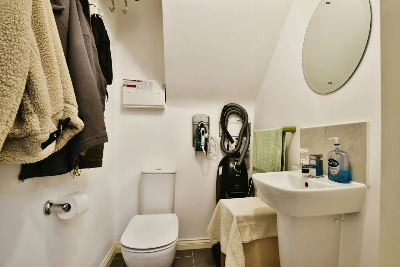 Wright Close, Handforth, Wilmslow, Cheshire, SK9, photo 14