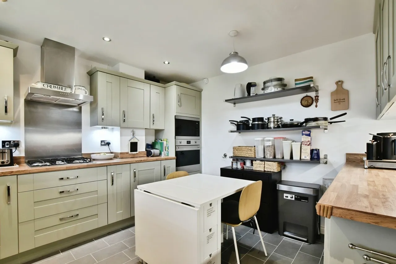 Wright Close, Handforth, Wilmslow, Cheshire, SK9, photo 2