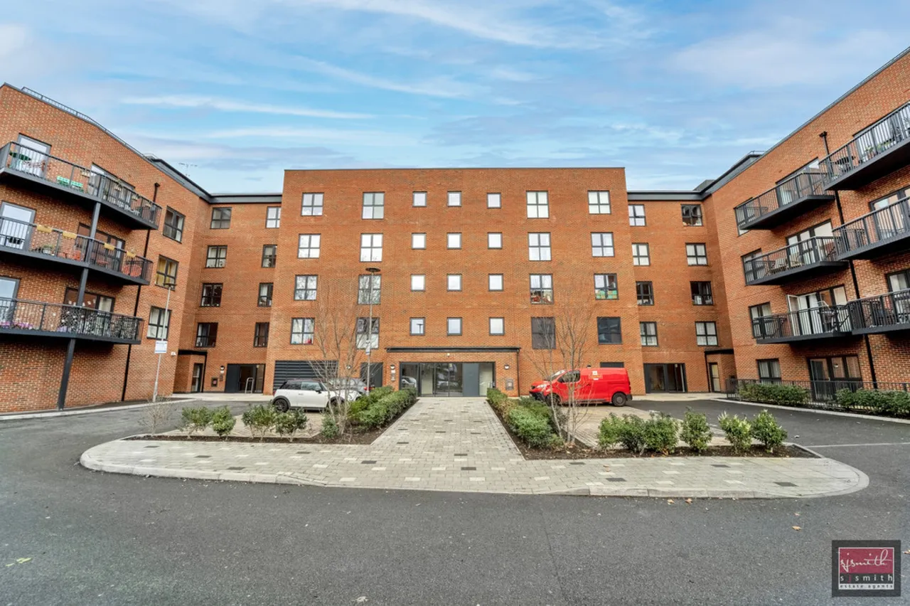 1 bed flat for sale, Pitcher Lane