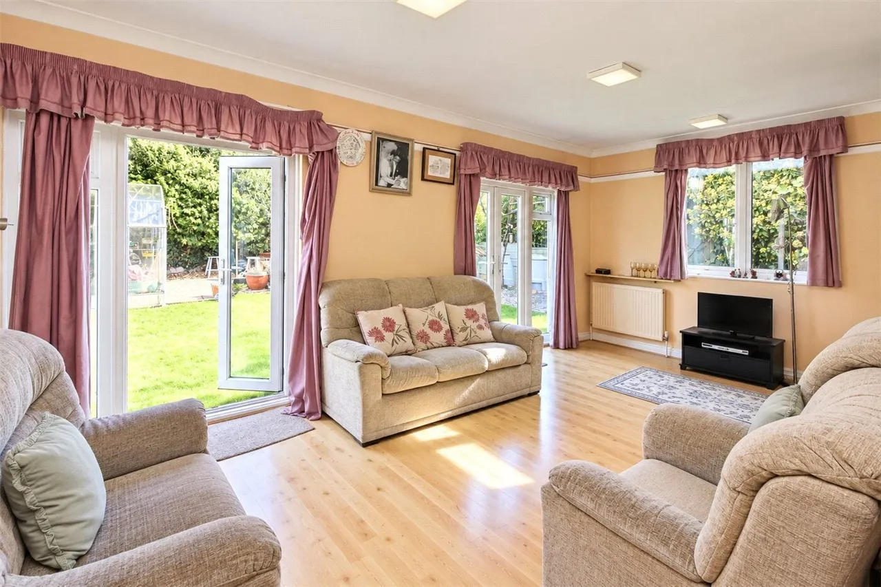 Lord Roberts Avenue, Leigh-on-Sea, SS9, photo 2