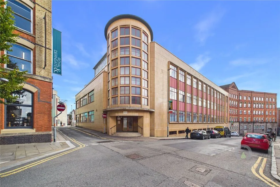 2 bed flat to rent, Guildhall Road, Northampton, NN1