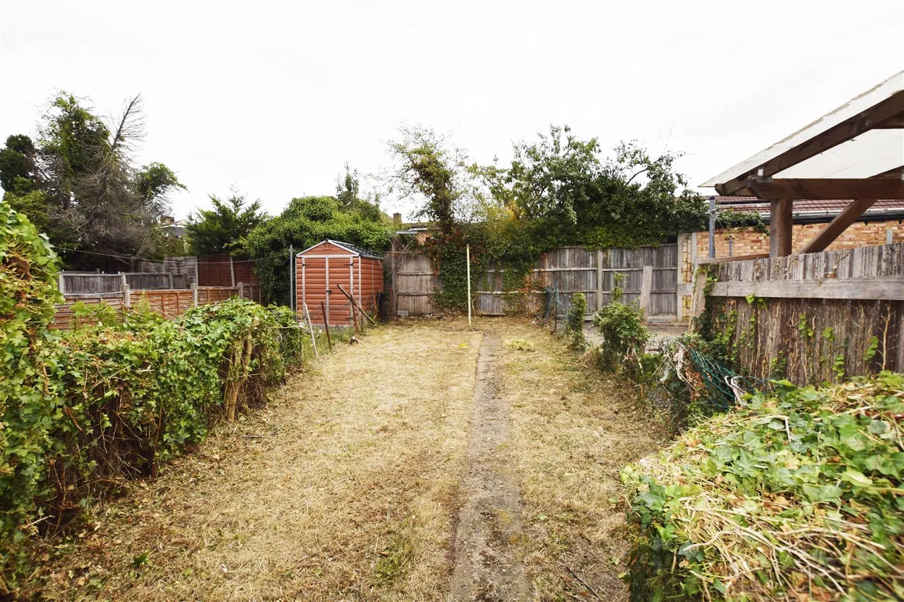 Fernwood Avenue, Wembley, HA0, photo 9