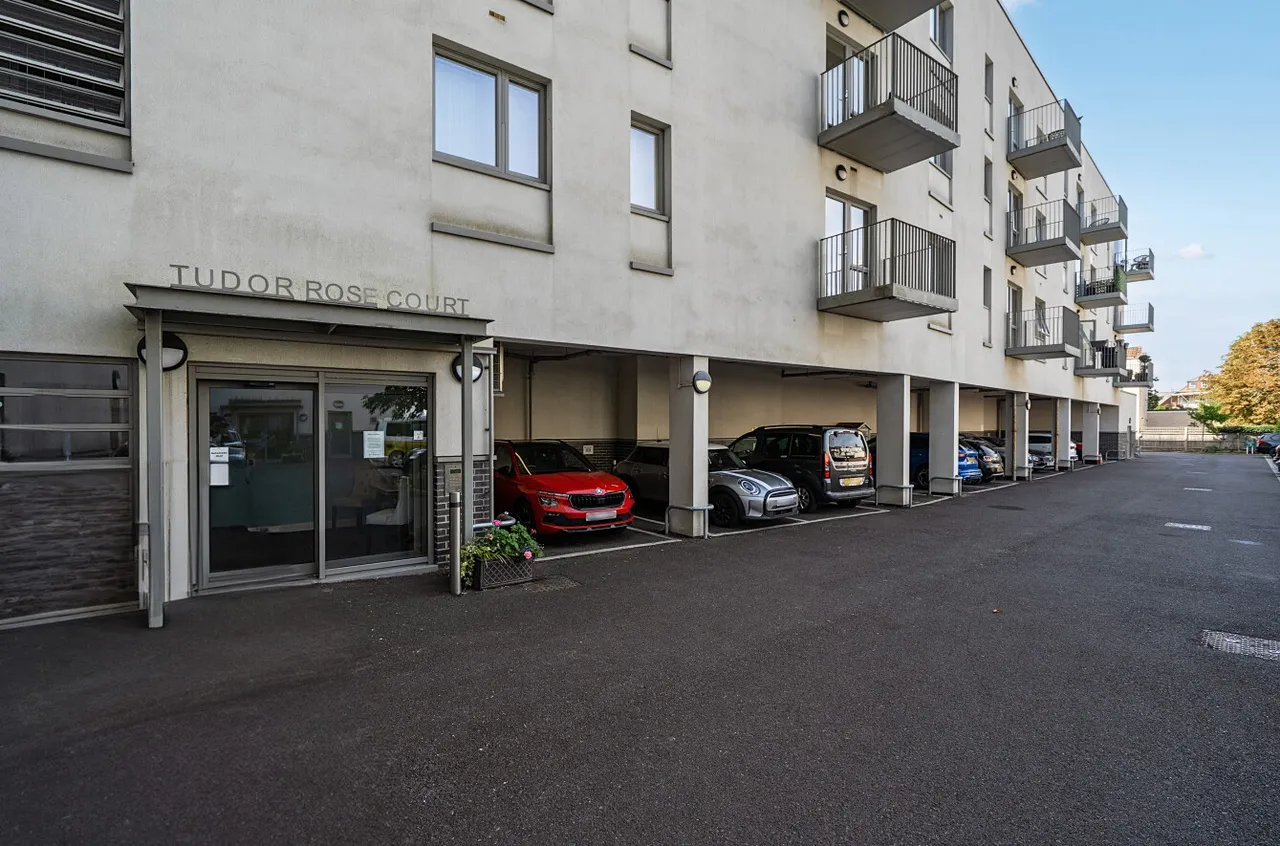 South Parade, Southsea, PO4, photo 11