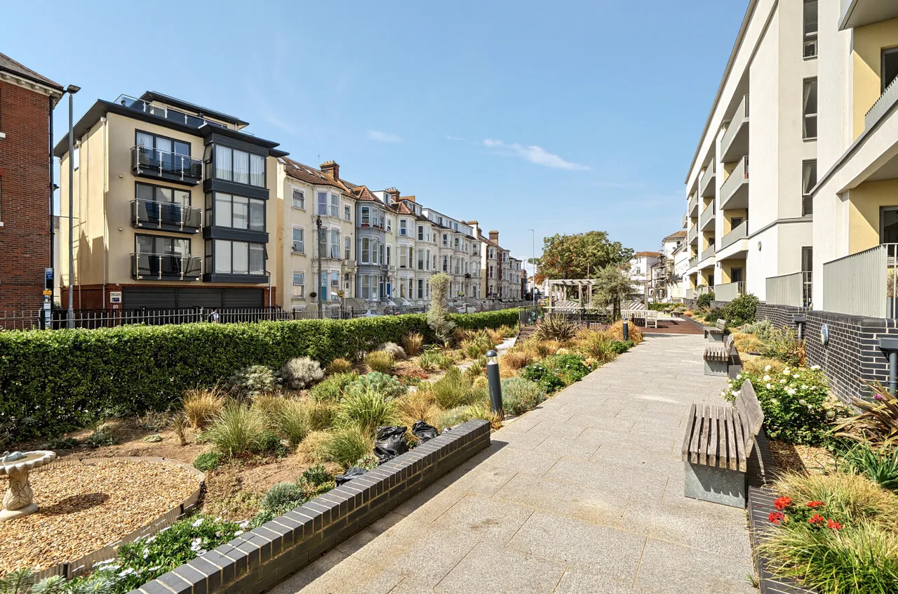 South Parade, Southsea, PO4, photo 12