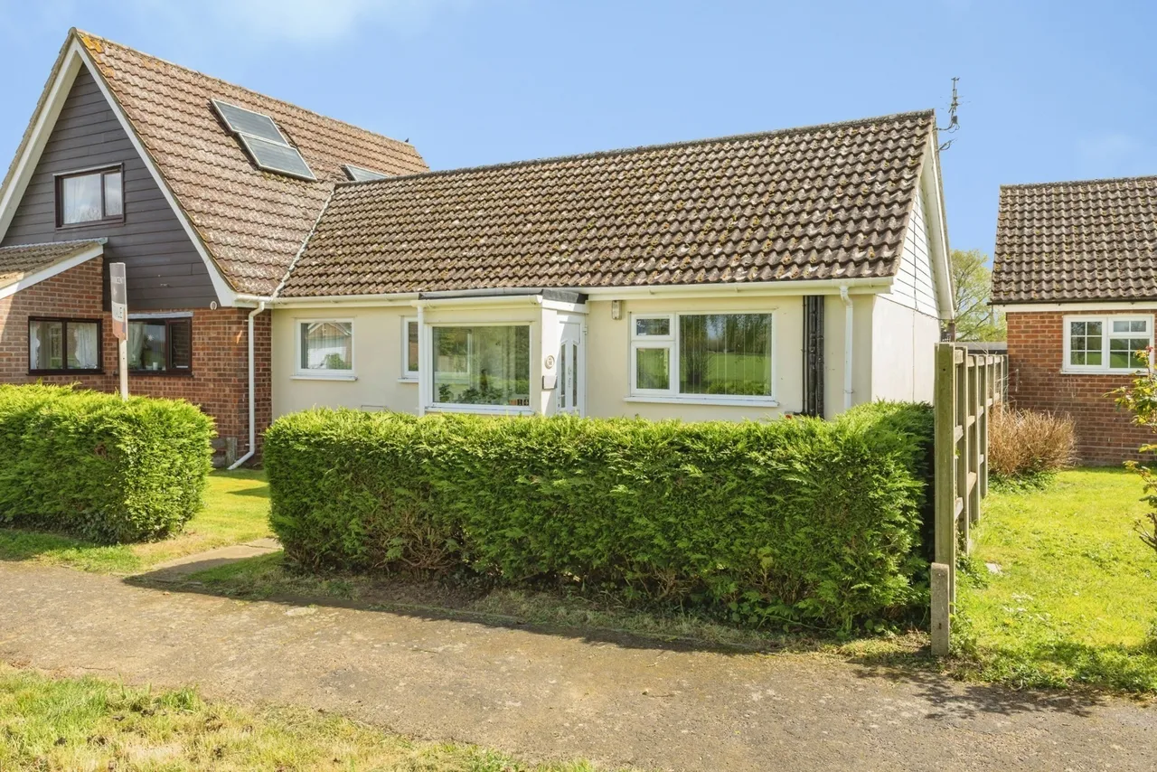 2 bed house for sale — Chequers Green, Great Ellingham, Attleborough, Norfolk, NR17