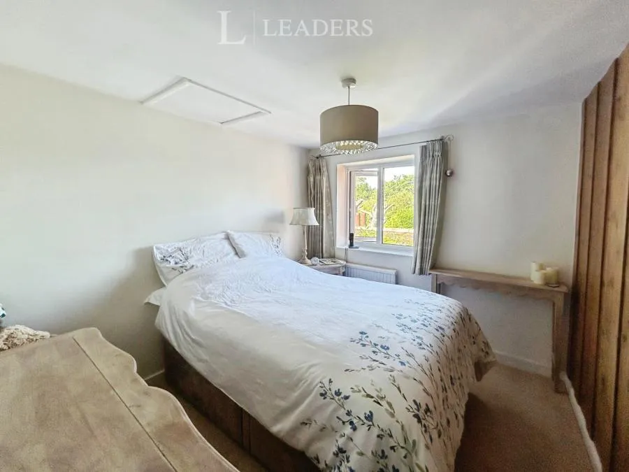 White Chimney Row, Westbourne, PO10, photo 11