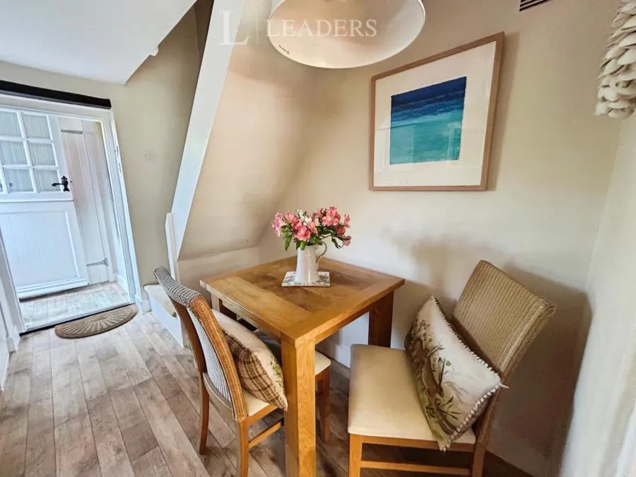 White Chimney Row, Westbourne, PO10, photo 6