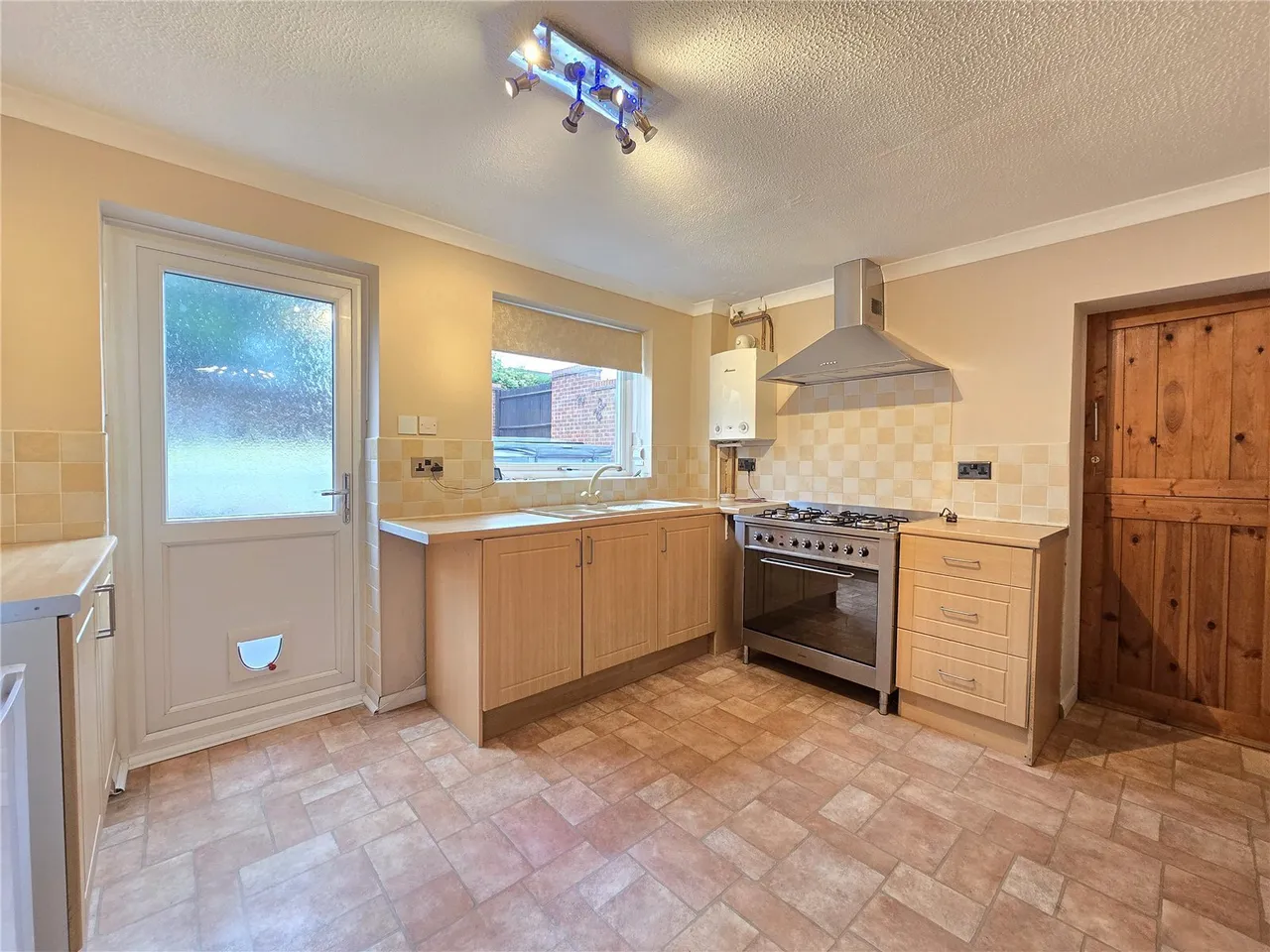 Mellwaters, Wilnecote, Tamworth, Staffordshire, B77, photo 3