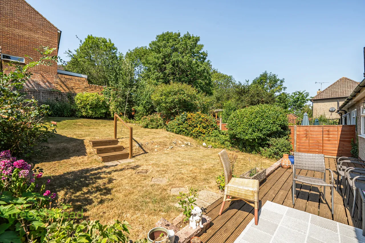 Caterham Drive, Coulsdon, CR5, photo 13