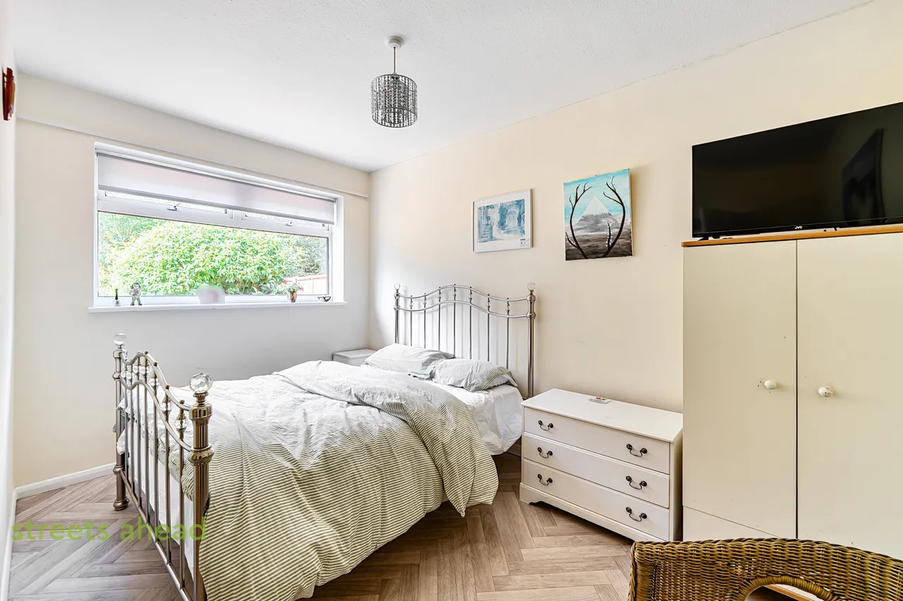 Caterham Drive, Coulsdon, CR5, photo 9
