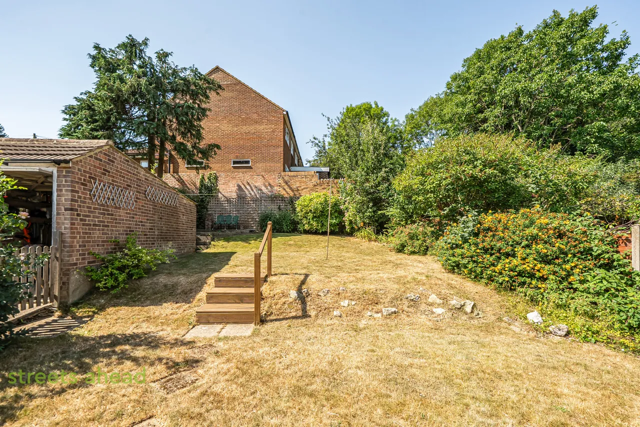 Caterham Drive, Coulsdon, CR5, photo 14