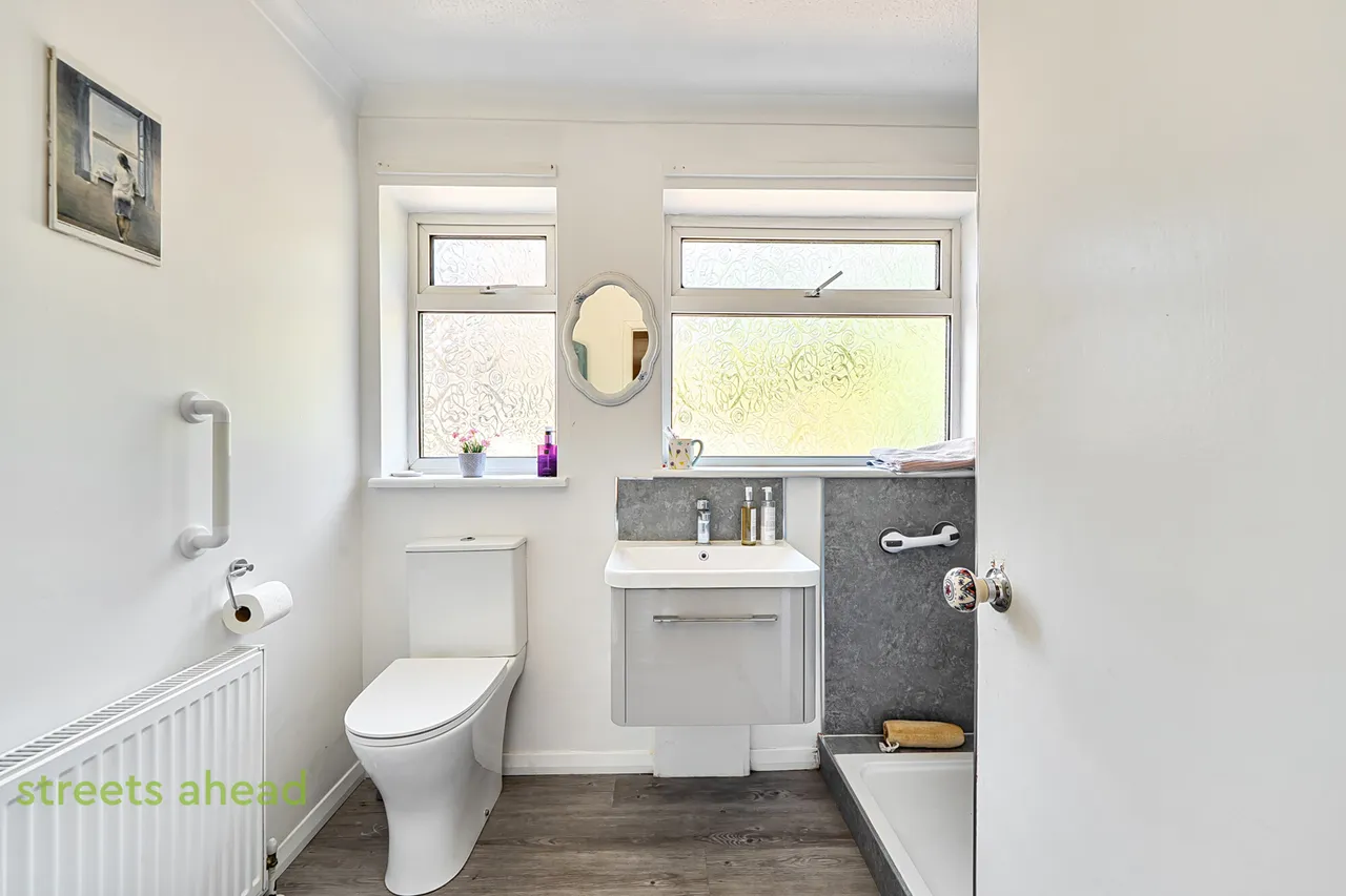Caterham Drive, Coulsdon, CR5, photo 10