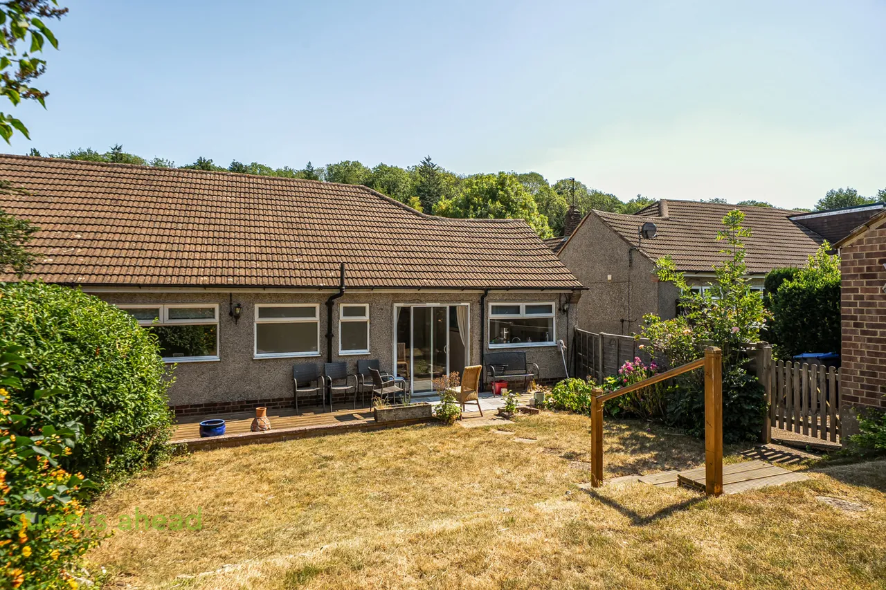 Caterham Drive, Coulsdon, CR5, photo 15