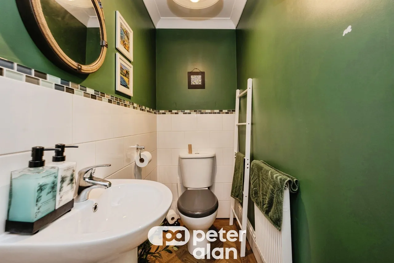 Garwed Gardens, Neath, SA11, photo 20
