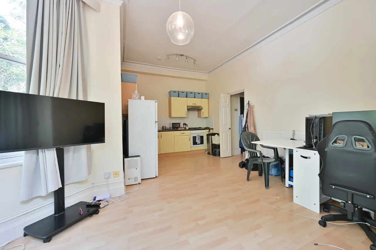 Flat 1, Merrow Grange, Watford, photo 4