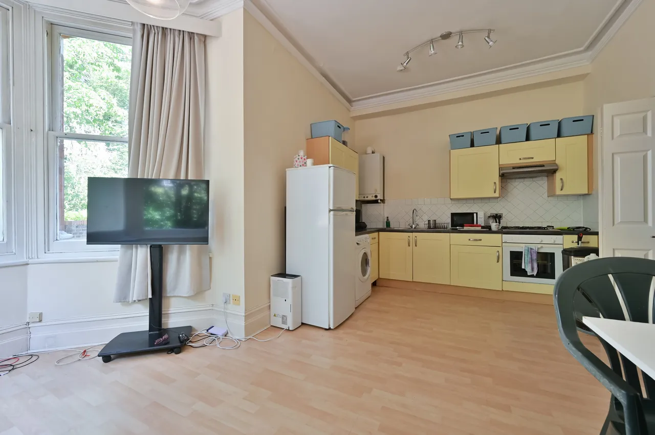 Flat 1, Merrow Grange, Watford, photo 3