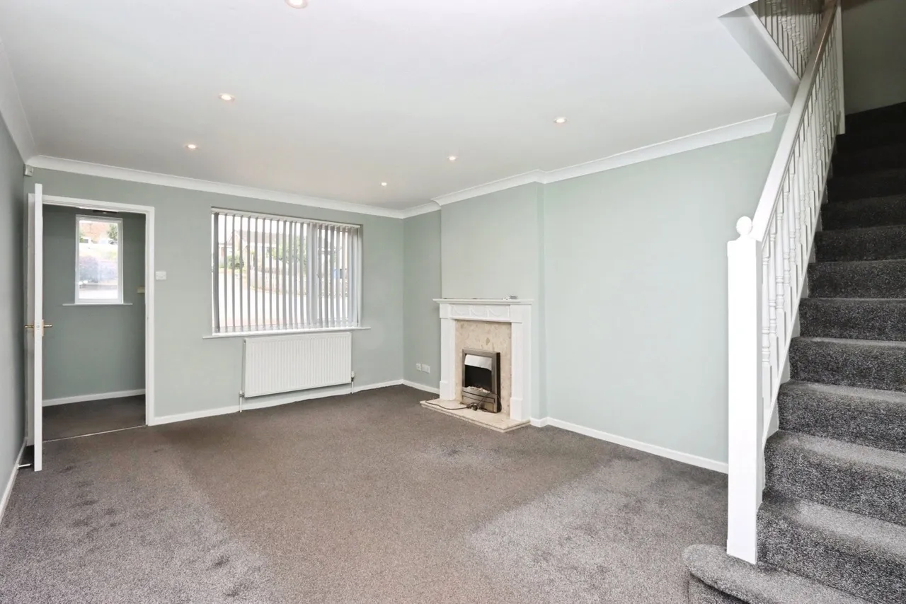 Oakworth Close, Halfway, Sheffield, S20, photo 5