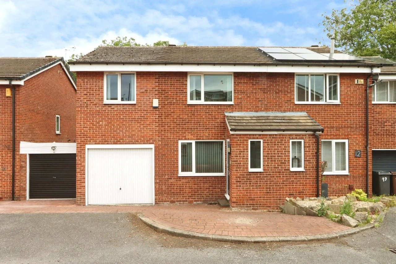 4 bed house for sale — Oakworth Close, Halfway, Sheffield, S20