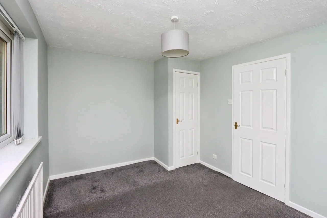 Oakworth Close, Halfway, Sheffield, S20, photo 11