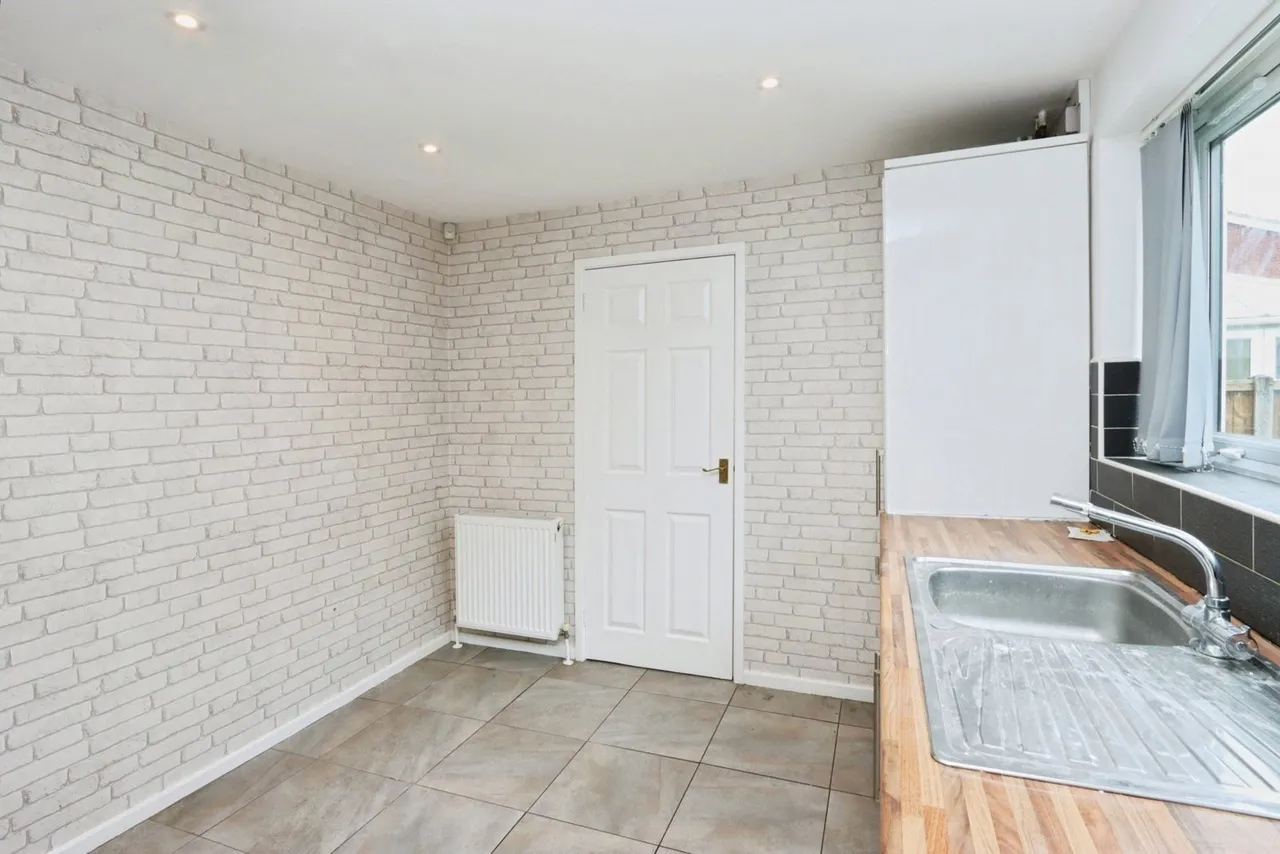 Oakworth Close, Halfway, Sheffield, S20, photo 8