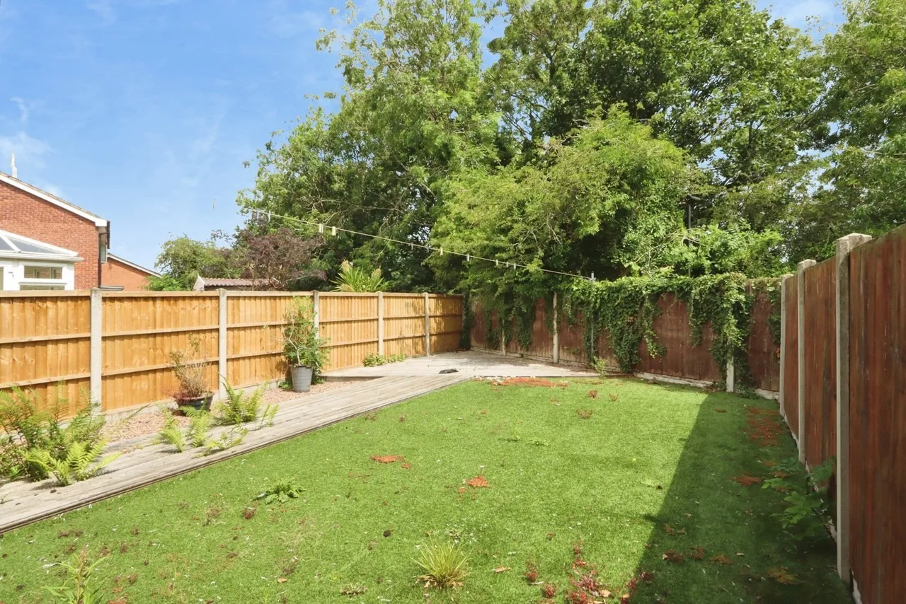 Oakworth Close, Halfway, Sheffield, S20, photo 16