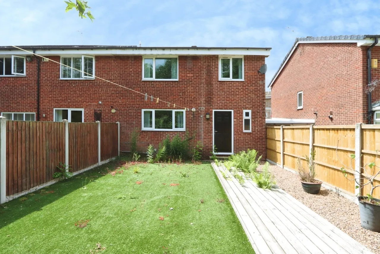 Oakworth Close, Halfway, Sheffield, S20, photo 4