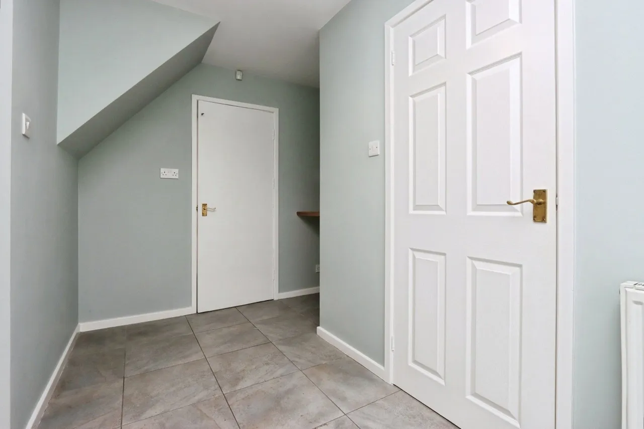 Oakworth Close, Halfway, Sheffield, S20, photo 9