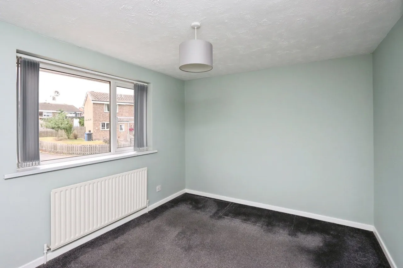 Oakworth Close, Halfway, Sheffield, S20, photo 13