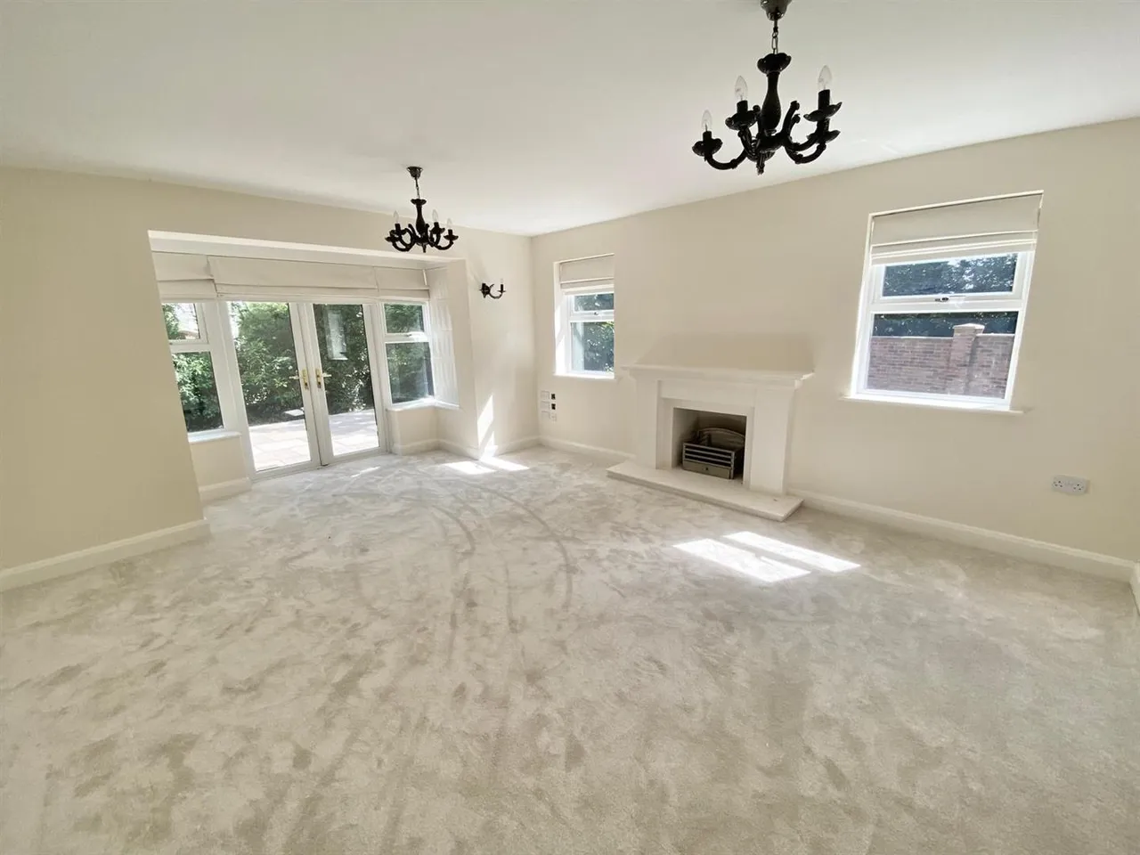 Woodside Drive, Macclesfield, SK11, photo 2