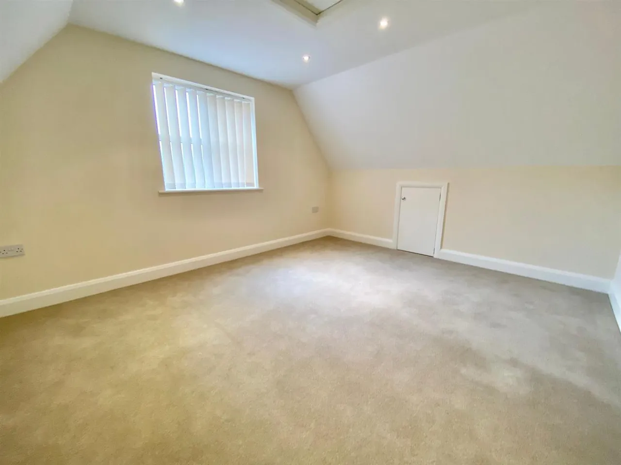 Woodside Drive, Macclesfield, SK11, photo 11