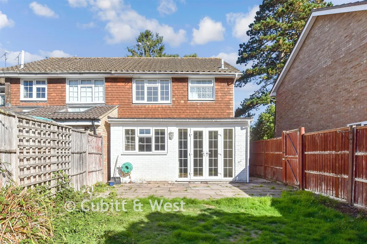 Strathmore Road, Ifield, RH11, photo 2
