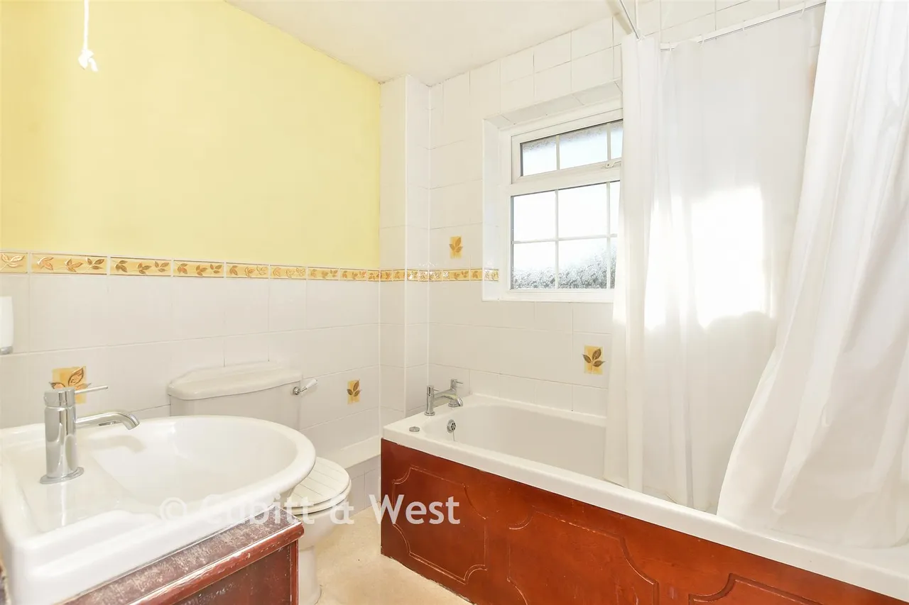Strathmore Road, Ifield, RH11, photo 11