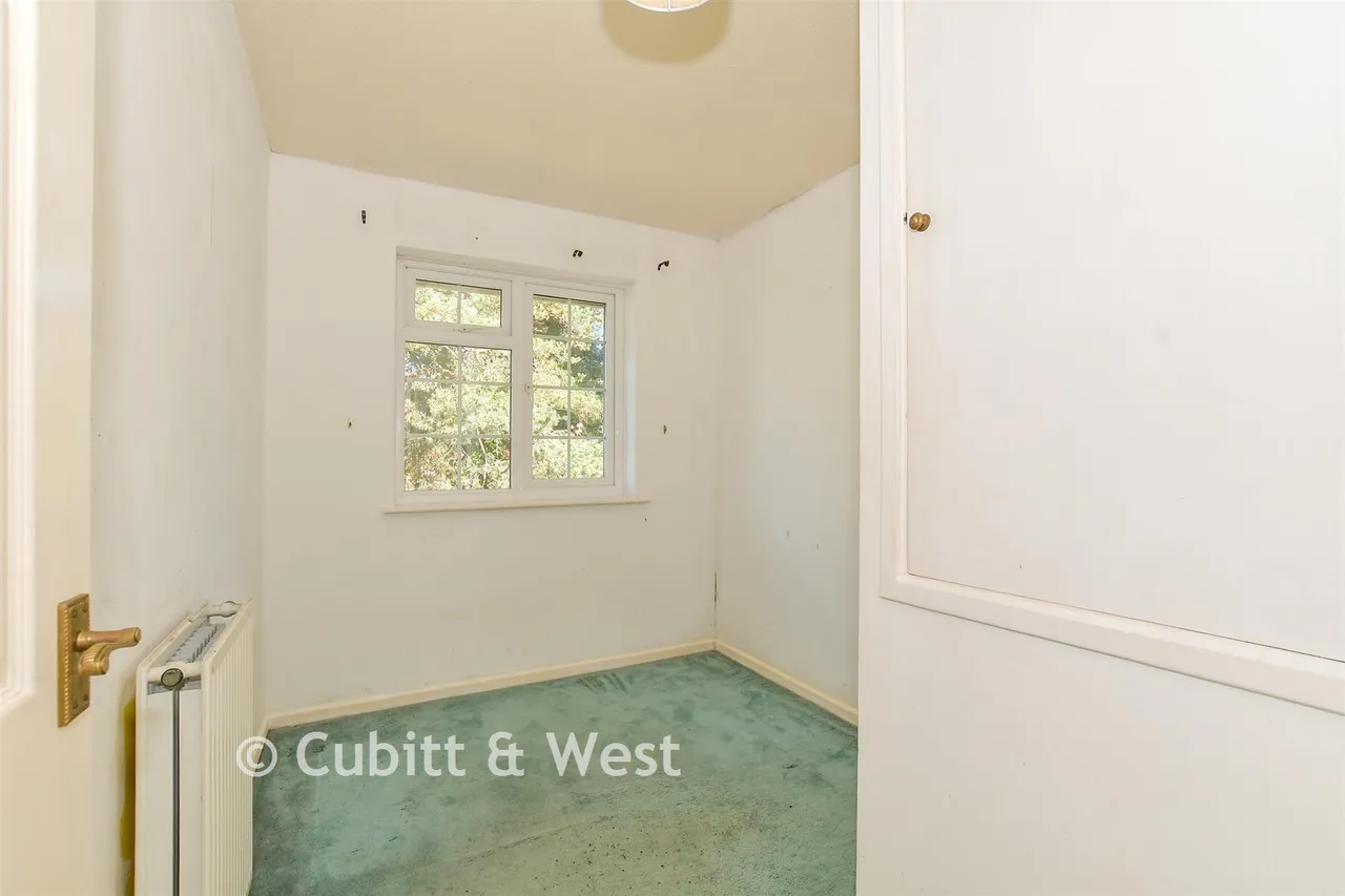Strathmore Road, Ifield, RH11, photo 10