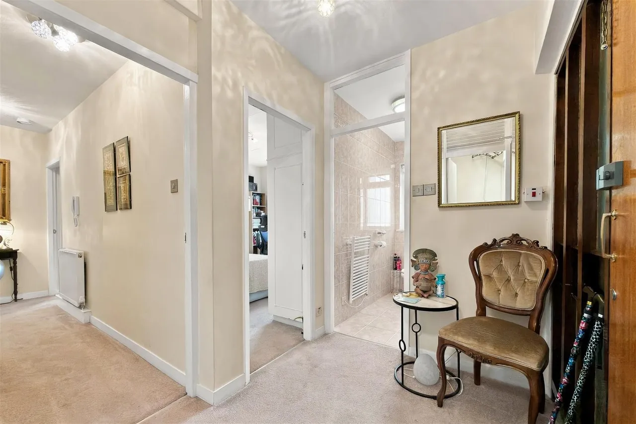 Bradgate Road, Altrincham, WA14, photo 21