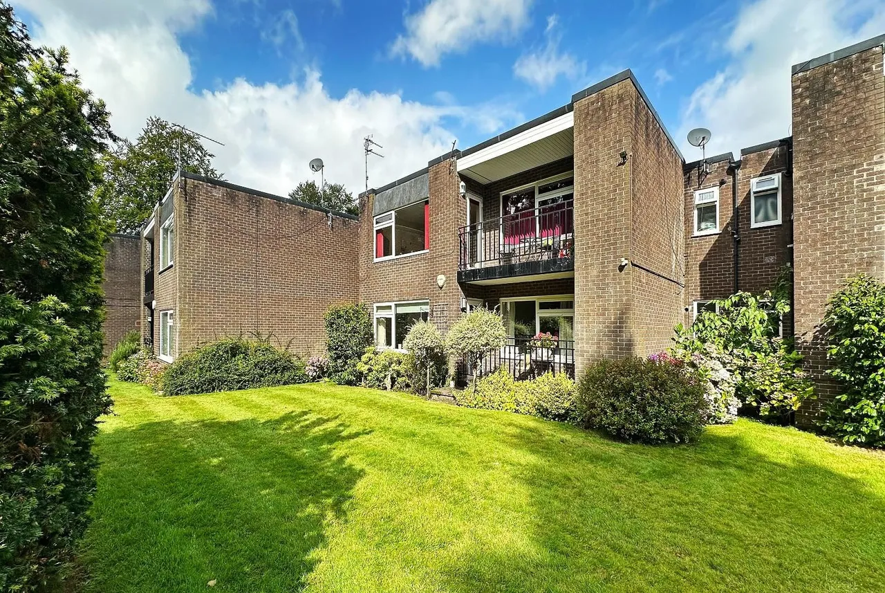 Bradgate Road, Altrincham, WA14, photo 28