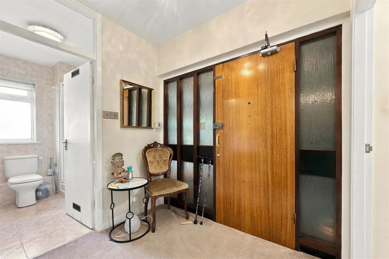 Bradgate Road, Altrincham, WA14, photo 24