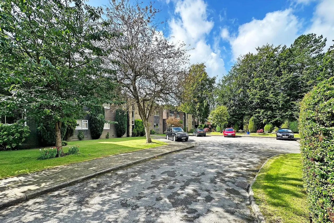 Bradgate Road, Altrincham, WA14, photo 32