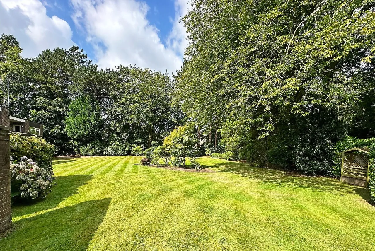 Bradgate Road, Altrincham, WA14, photo 34