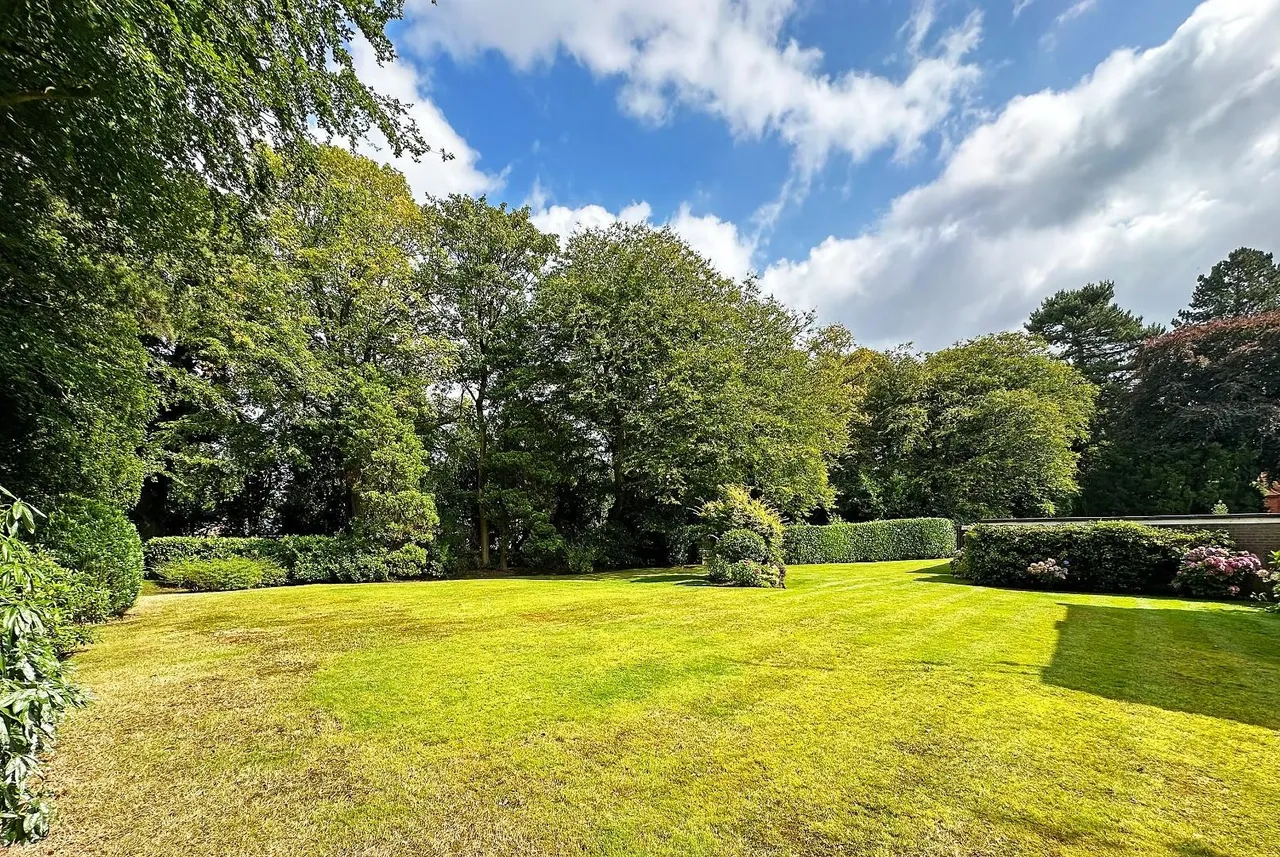 Bradgate Road, Altrincham, WA14, photo 35