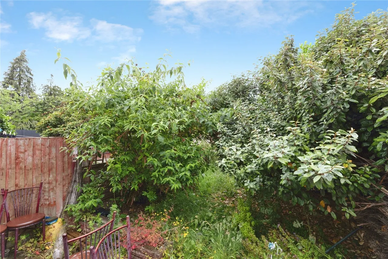 Lyndhurst Gardens, ILFORD, Essex, IG2, photo 15